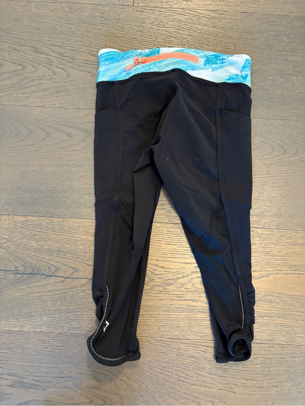 Ivivva by Lululemon girls black crops sz 7 EUC